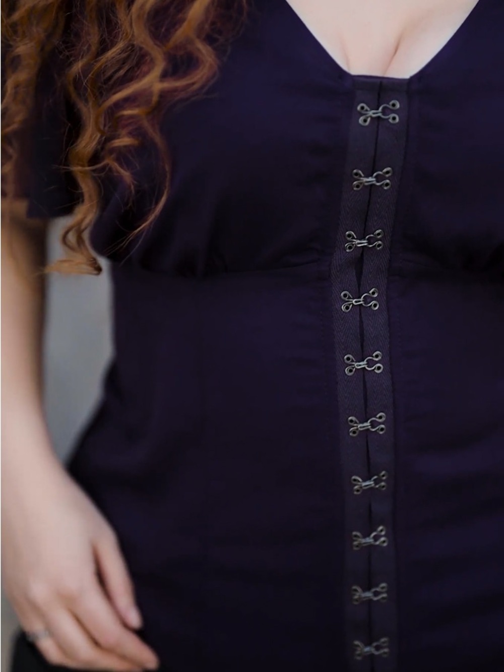 Torrid Nightfall Flutter Sleeve Corset Top Size 00 Blackberry Cordial Purple NWT - Picture 9 of 11